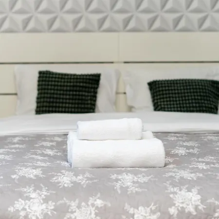 Starowislna 51 By Bookinghost *