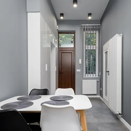 Starowislna 51 By Bookinghost *