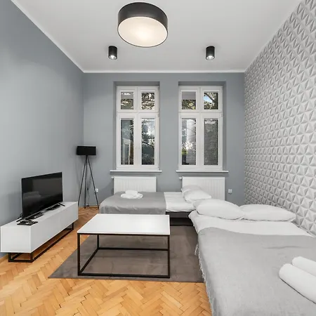 Starowislna 51 By Bookinghost *