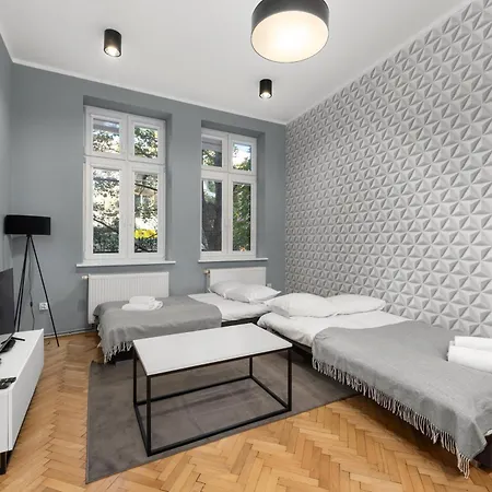 Starowislna 51 By Bookinghost * Krakau