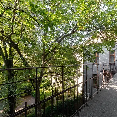 Starowislna 51 By Bookinghost