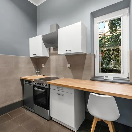 Starowislna 51 By Bookinghost